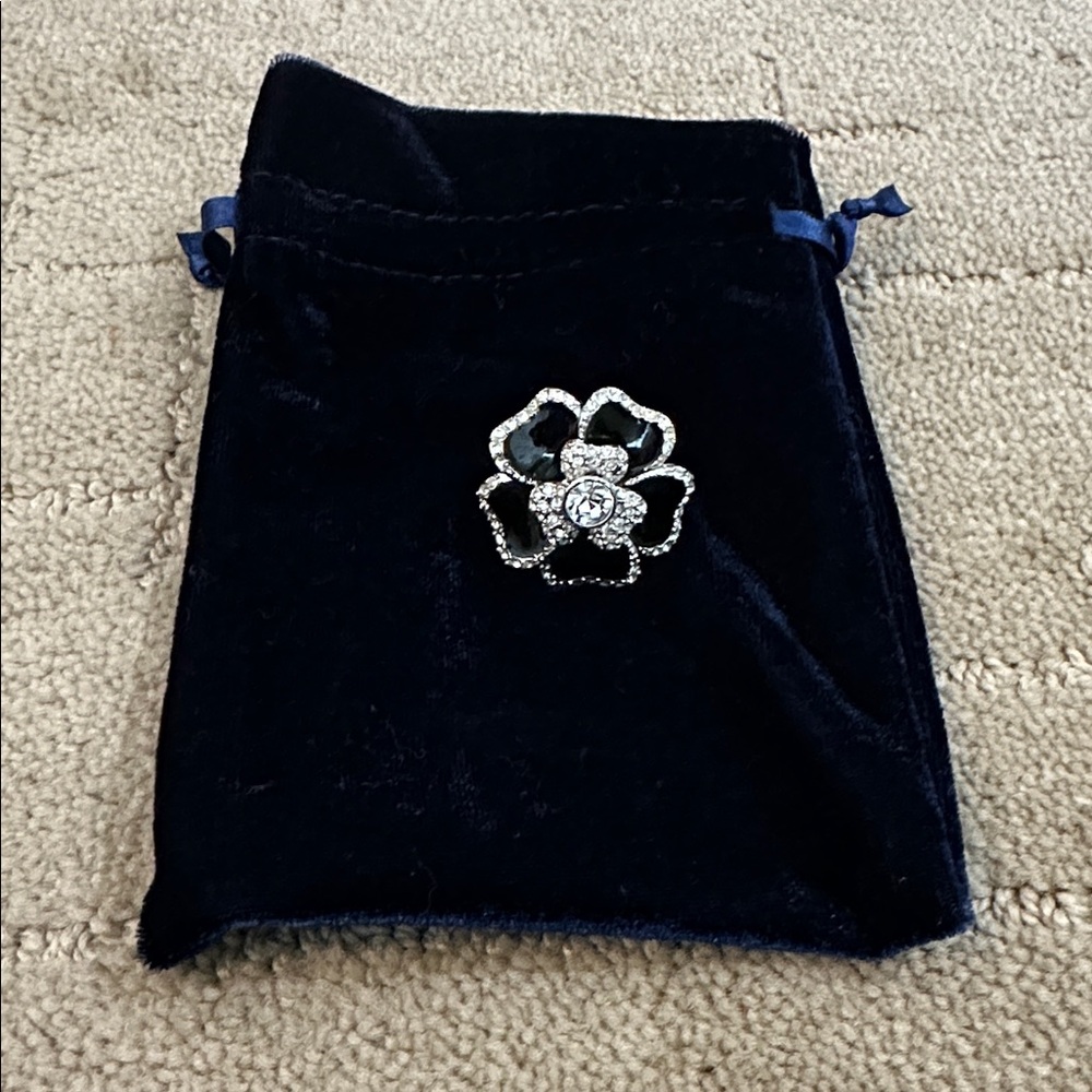 Lia Sophia ring size 7